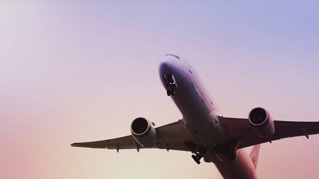 Image of an airliner taking off